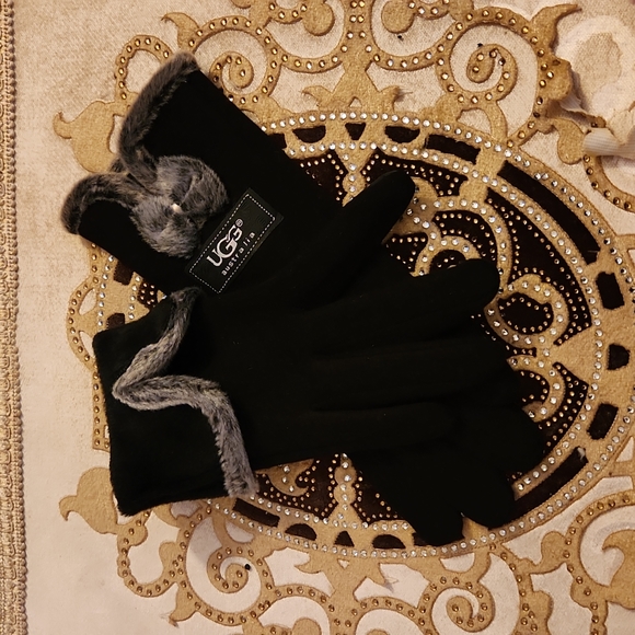 NEW UGG GLOVES - Picture 4 of 4